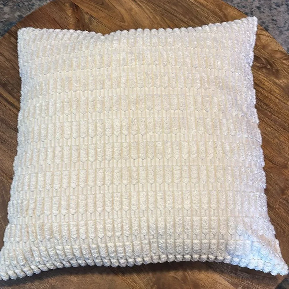 Miulee 24 x 24” throw pillow cover WITH insert off white